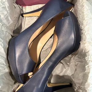 Enzo Angiolini navy heals- beautiful shoe, worn twice. Perfect condition
